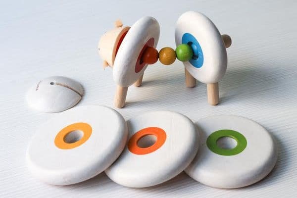 Деревянная пирамидка овечка Plan toys 4