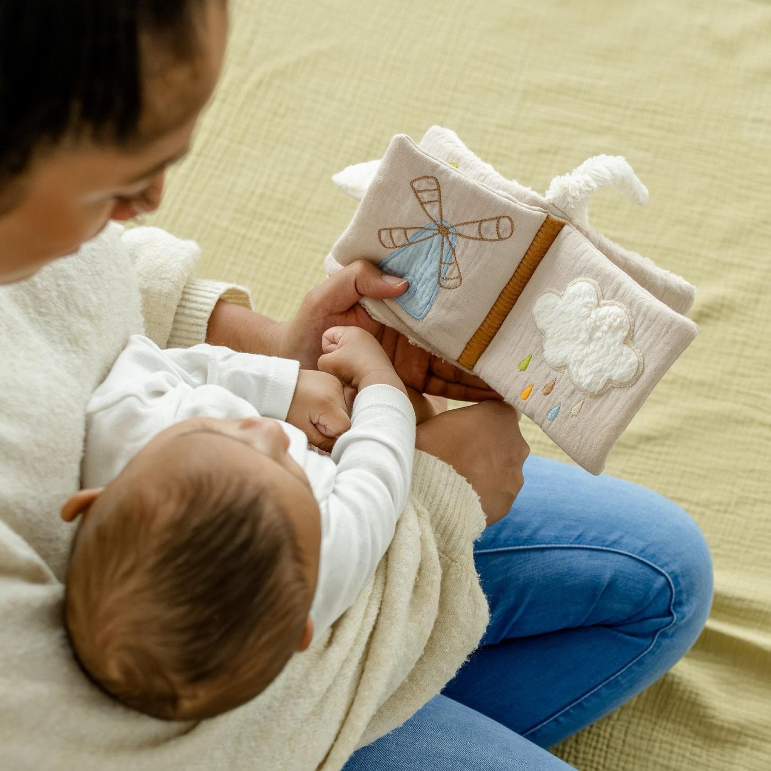Мягкая игрушка-книжка с подвесом Овечка 4