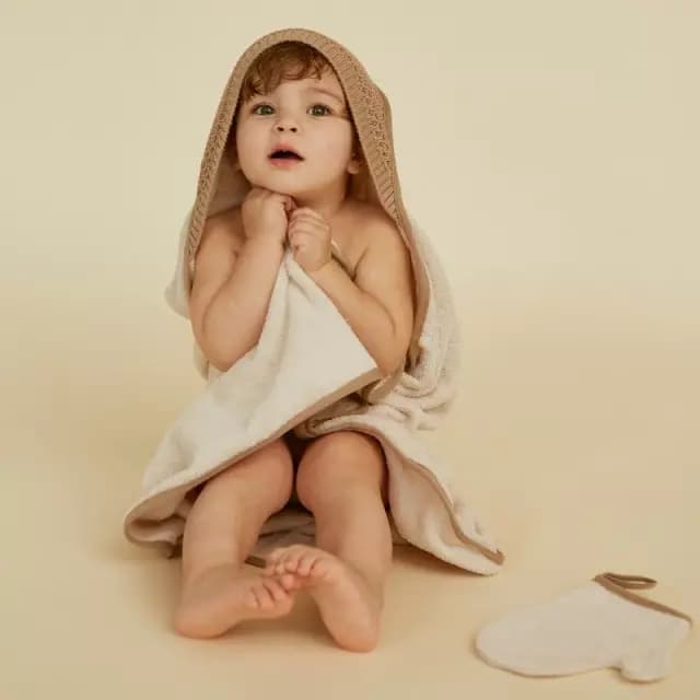Полотенце-уголок с варежкой для купания, Топленое молоко