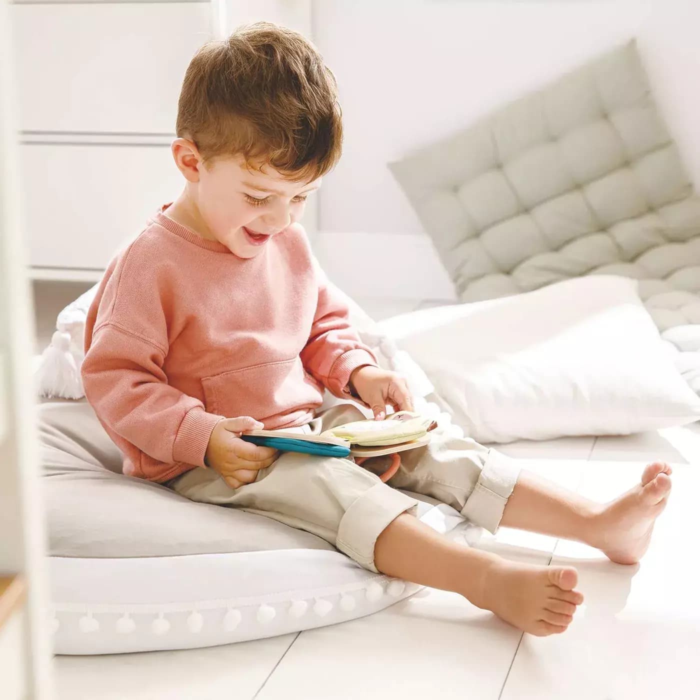 Развивающие игрушки для малышей  Книжка-подвеска "Домашние животные" 6