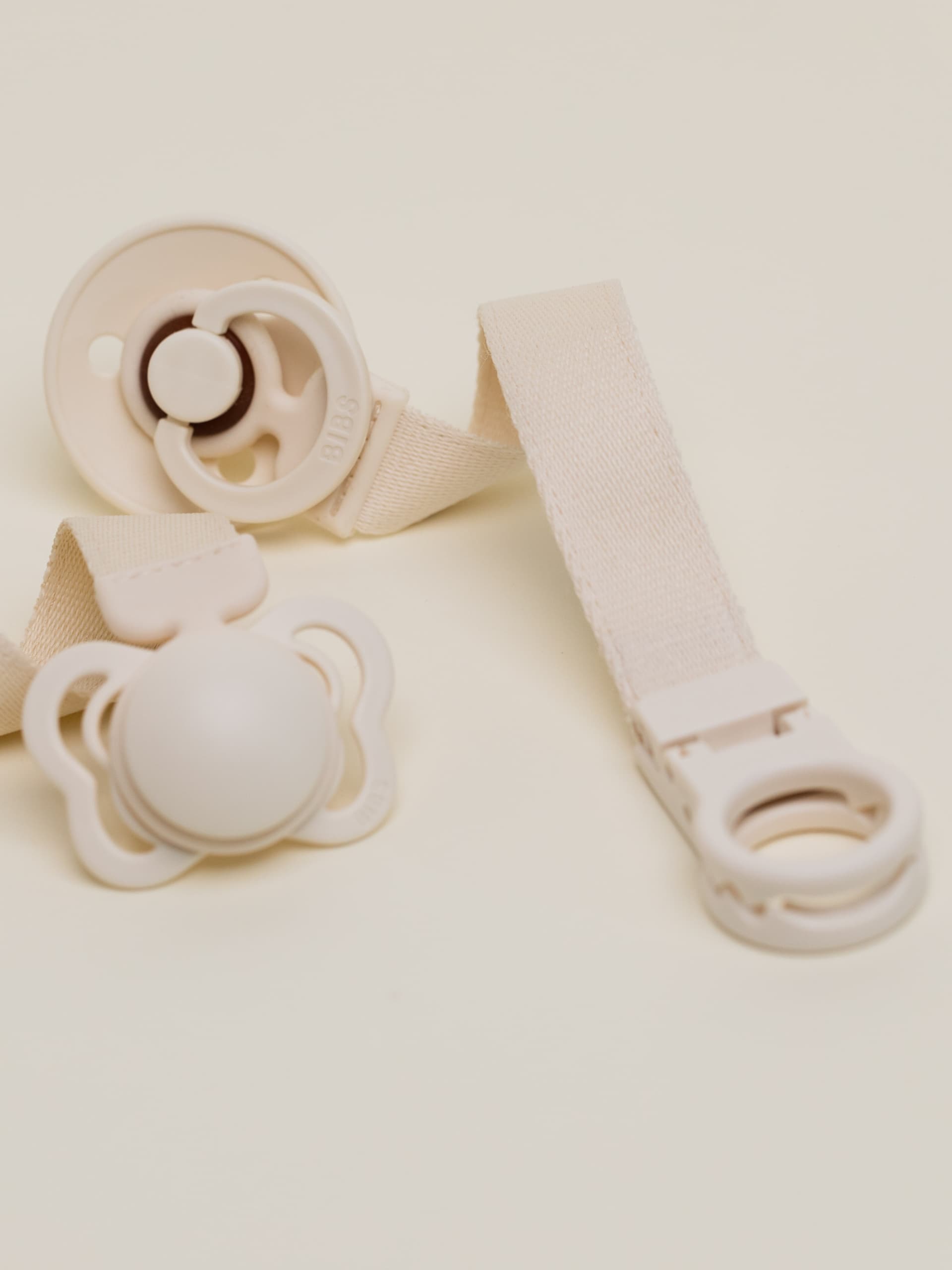 Держатель для пустышки BIBS Clip Loop - Ivory