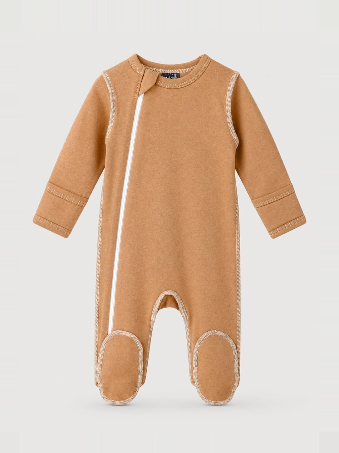 Комбинезон Mjolk Sleep and Play Camel, швы наружу, каталожное фото на светло-сером фоне