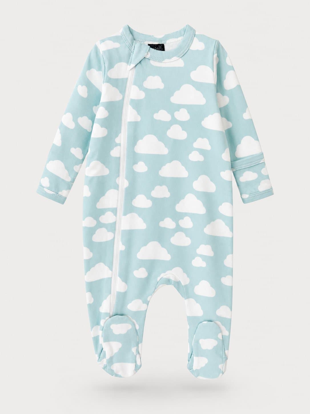 Комбинезон Mjolk Sleep and Play Облака, каталожное фото на светло-сером фоне