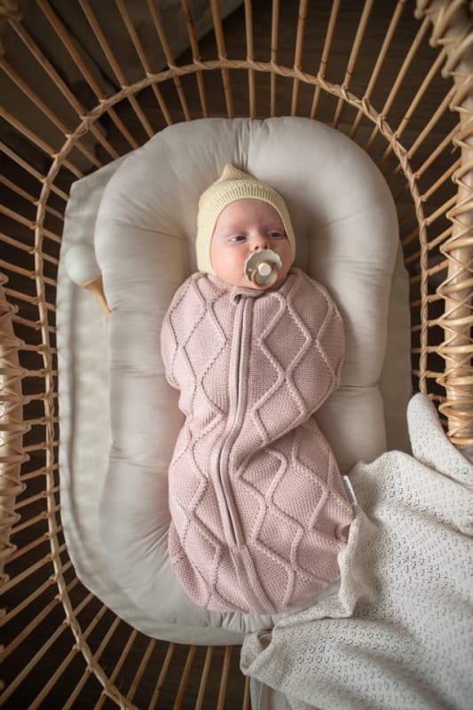 Кокон детский Oliver Loomknits Пудровый