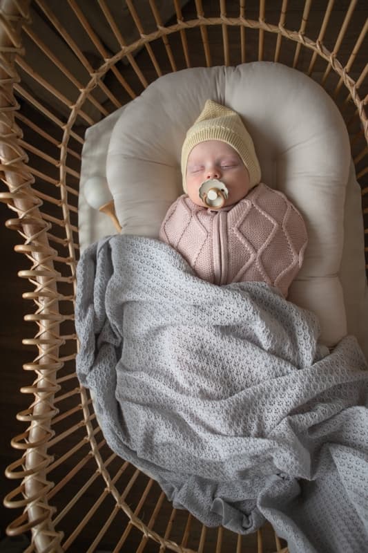 Кокон детский Oliver Loomknits Пудровый