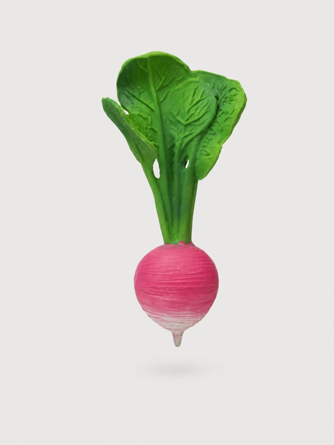 RAMONA THE RADISH, прорезыватель для зубов, каталожное фото на светло-сером фоне